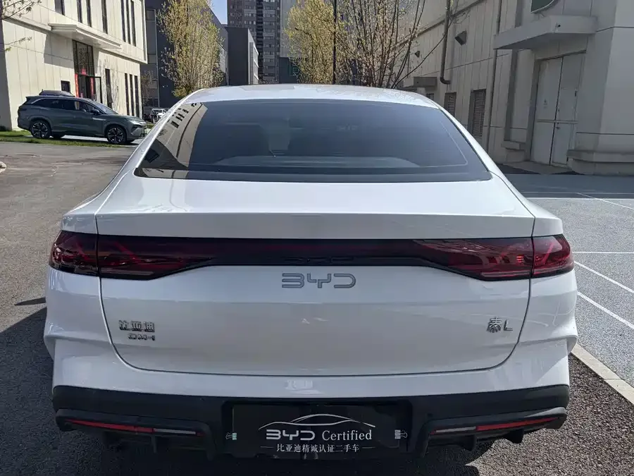 BYD Qin L Qin L 2024 DM-i 120KM Leading Edition 2024 — миниатюра 3