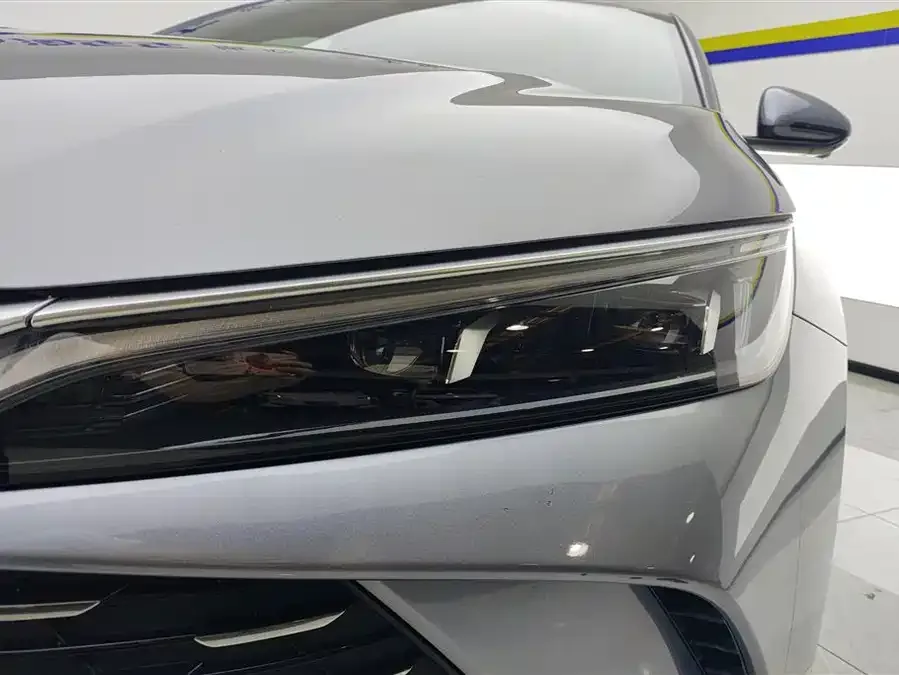 BYD Qin L Qin L 2024 DM-i 120KM Leading Edition 2024 — миниатюра 2
