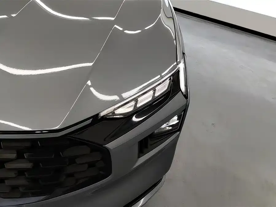 Ford Mondeo 2023 Mondeo EcoBoost 180 Luxury 2023 — миниатюра 2