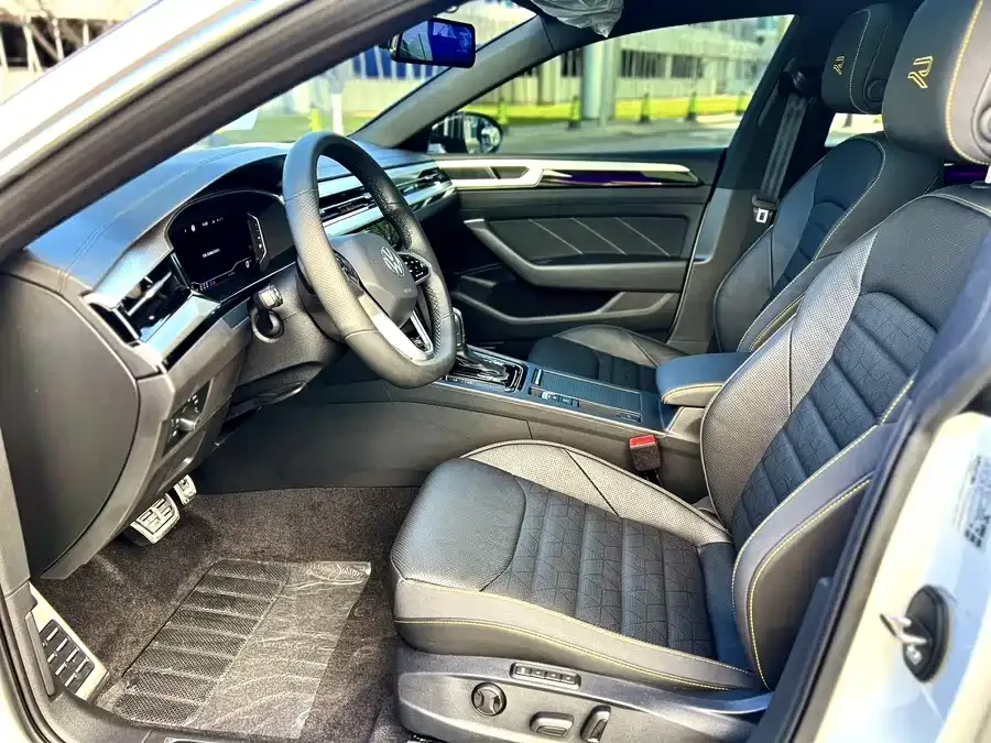 Volkswagen FAW- CC FAW-Volkswagen CC 2024 380TSI Eye-catching Edition 2024 — миниатюра 2