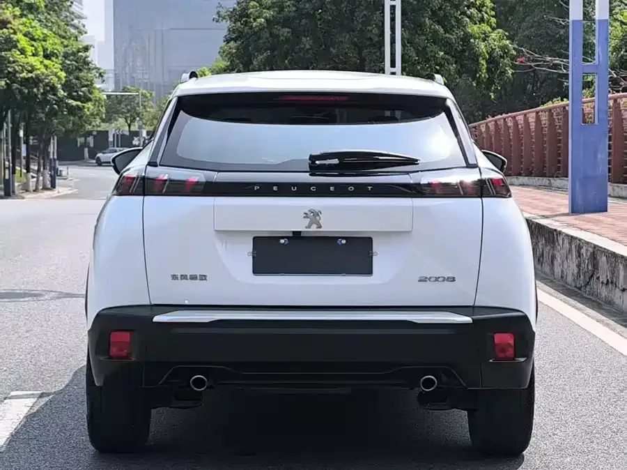 Peugeot 2008 Peugeot 2008 2022 230THP THE ONE 2023 — миниатюра 2