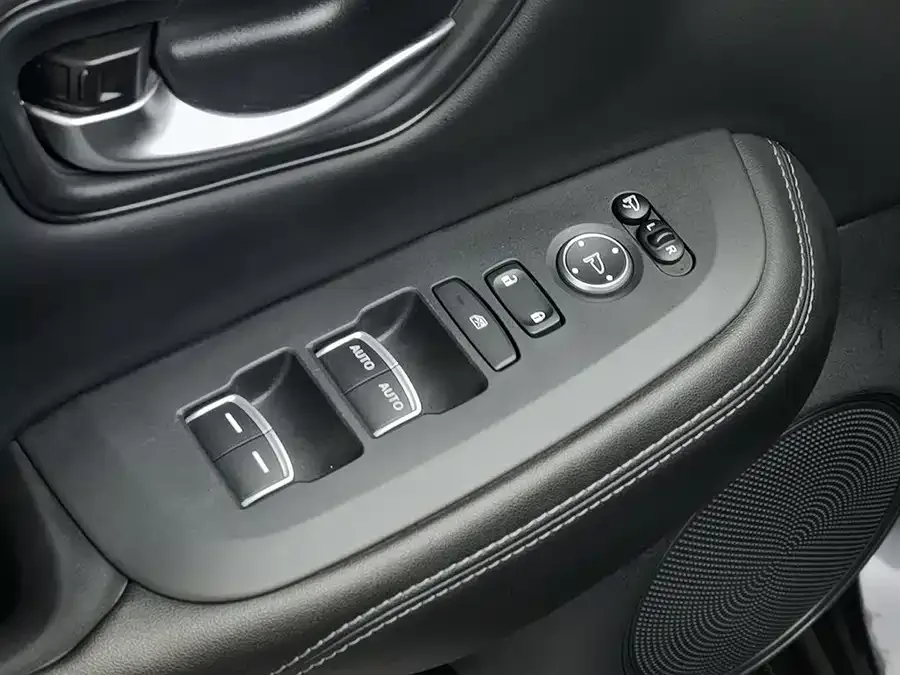 Honda ZR-V ZR-V 2022 1.5T CVT Luxury Edition 2023 — миниатюра 3