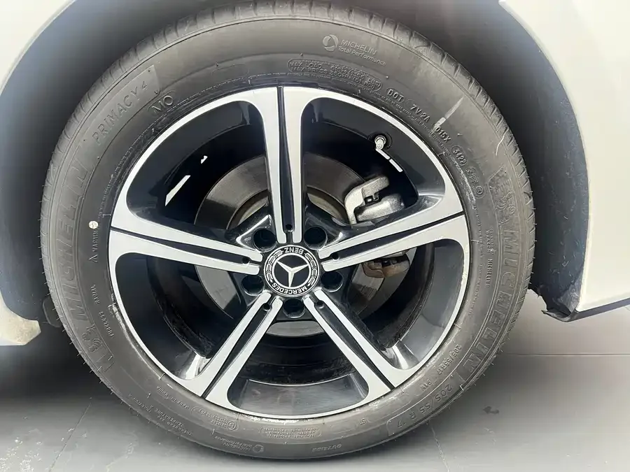 Mercedes-Benz Class A Mercedes-Benz A-Class 2022 A 200 L Sports Sedan Fashion Edition 2022 — миниатюра 3
