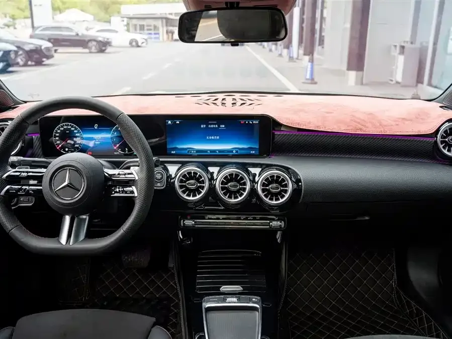 Mercedes-Benz Class A Mercedes-Benz A-Class 2025 A 200 L Fashion Edition 2025 — миниатюра 4