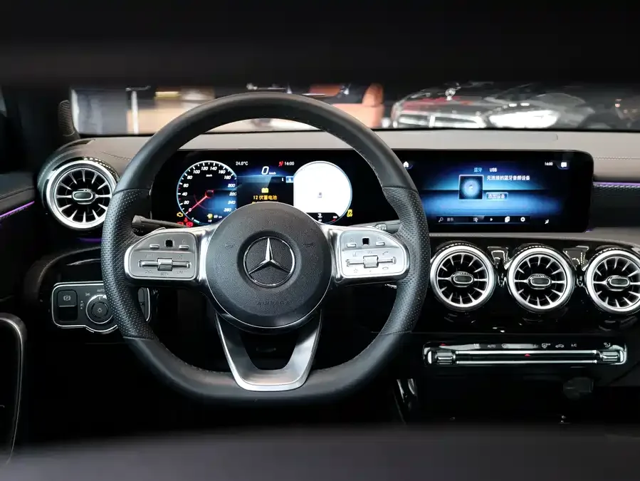 Mercedes-Benz Class A Mercedes-Benz A-Class 2022 Model A 200 L Sports Sedan Fashion Model 2022 — миниатюра 4