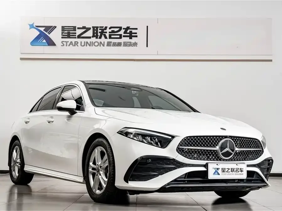 Mercedes-Benz Class A Mercedes-Benz A-Class 2024 facelift A 180 L 2024 — миниатюра 2