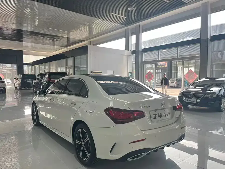 Mercedes-Benz Class A Mercedes-Benz A-Class 2024 A 200 L Fashion Edition 2024 — миниатюра 2
