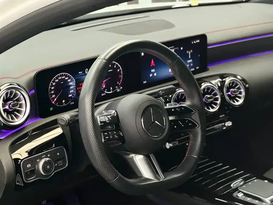 Mercedes-Benz Class A Mercedes-Benz A-Class 2024 Model A 200 L Fashion Edition 2023 — миниатюра 4