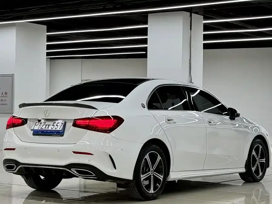 Mercedes-Benz Class A Mercedes-Benz A-Class 2023 A 200 L Fashion Edition 2024 — миниатюра 2