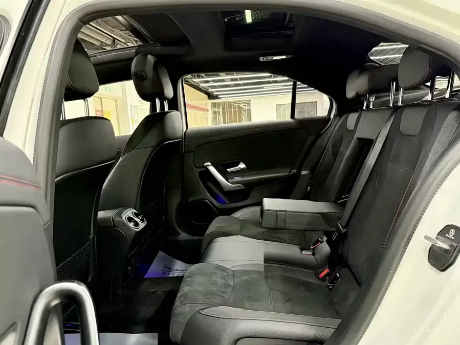 Mercedes-Benz Class A Mercedes-Benz A-Class 2023 A 200 L Fashion Edition 2024 — миниатюра 4