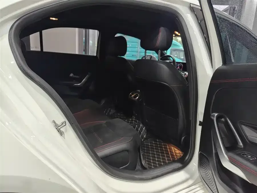 Mercedes-Benz Class A Mercedes-Benz A-Class 2024 A 200 L Fashion Edition 2024 — миниатюра 5