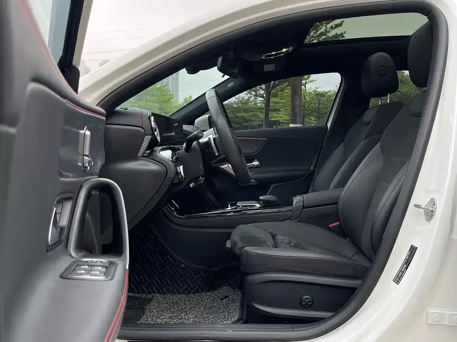Mercedes-Benz Class A Mercedes-Benz A-Class 2023 A 200 L Fashion Edition 2024 — миниатюра 5