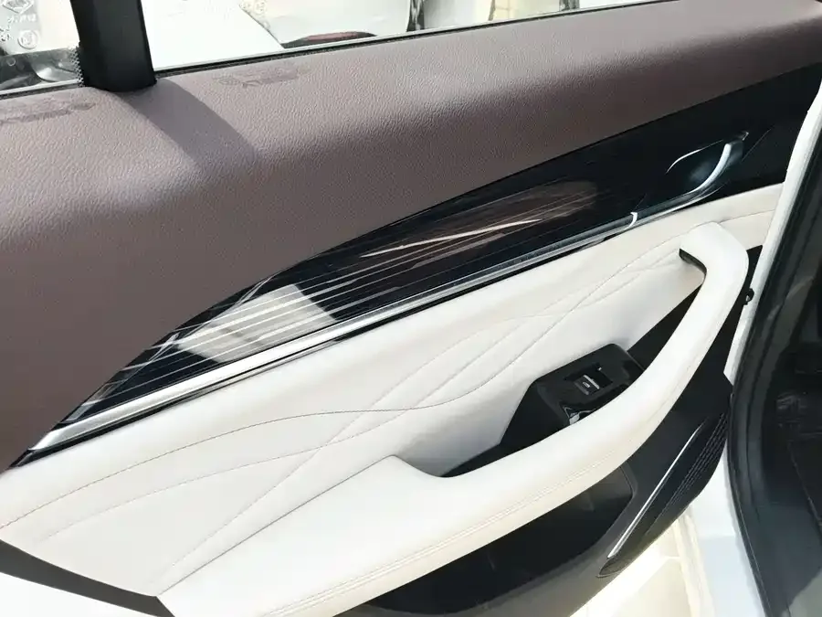 Geely Monjaro Xingyue L 2021 2.0TD DCT EVO 2WD flagship model 2023 — миниатюра 3