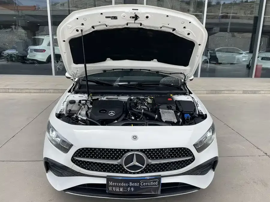 Mercedes-Benz Class A Mercedes-Benz A-Class 2024 A 200 L Dynamic Edition 2024 — миниатюра 3