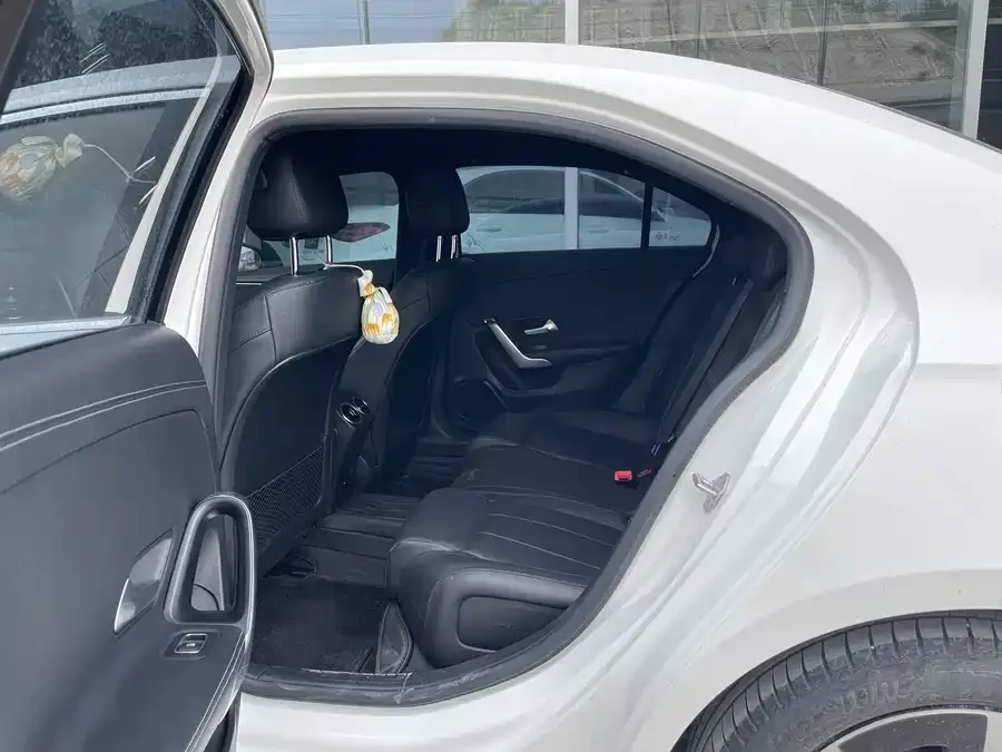 Mercedes-Benz Class A Mercedes-Benz A-Class 2024 A 200 L Dynamic Edition 2024 — миниатюра 4