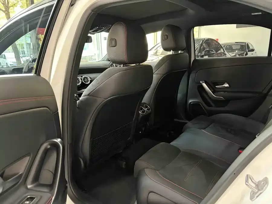 Mercedes-Benz Class A Mercedes-Benz A-Class 2024 A 200 L Fashion Edition 2024 — миниатюра 5