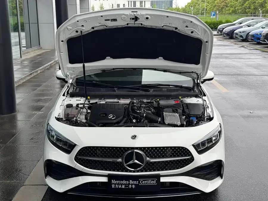 Mercedes-Benz Class A Mercedes-Benz A-Class 2025 A 200 L Fashion Edition 2025 — миниатюра 2