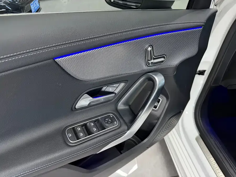Mercedes-Benz Class A Mercedes-Benz A-Class 2023 A 180 L 2024 — миниатюра 4