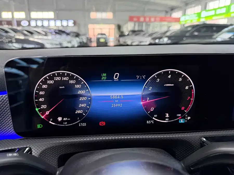 Mercedes-Benz Class A Mercedes-Benz A-Class 2023 A 180 L 2024 — миниатюра 5