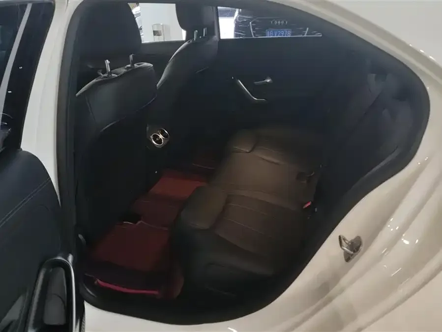 Mercedes-Benz Class A Mercedes-Benz A-Class 2024 A 180 L 2024 — миниатюра 5