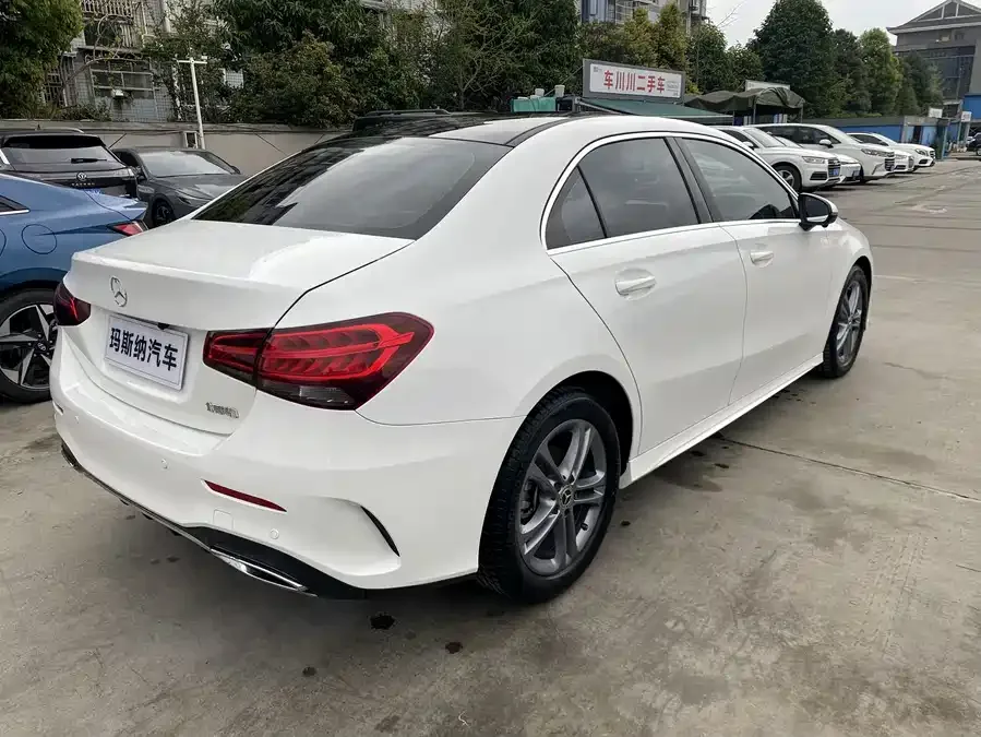 Mercedes-Benz Class A Mercedes-Benz A-Class 2022 A 180 L Sports Sedan 2022 — миниатюра 2