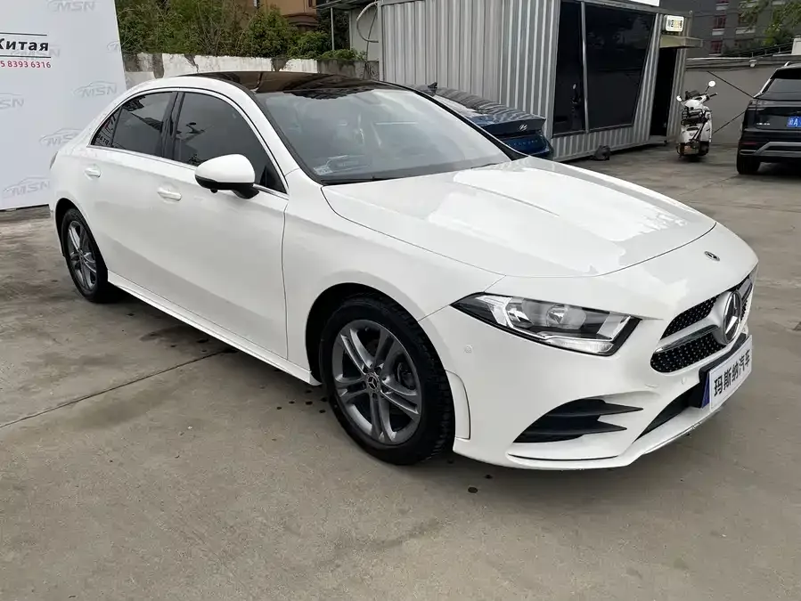 Mercedes-Benz Class A Mercedes-Benz A-Class 2022 A 180 L Sports Sedan 2022 — миниатюра 3