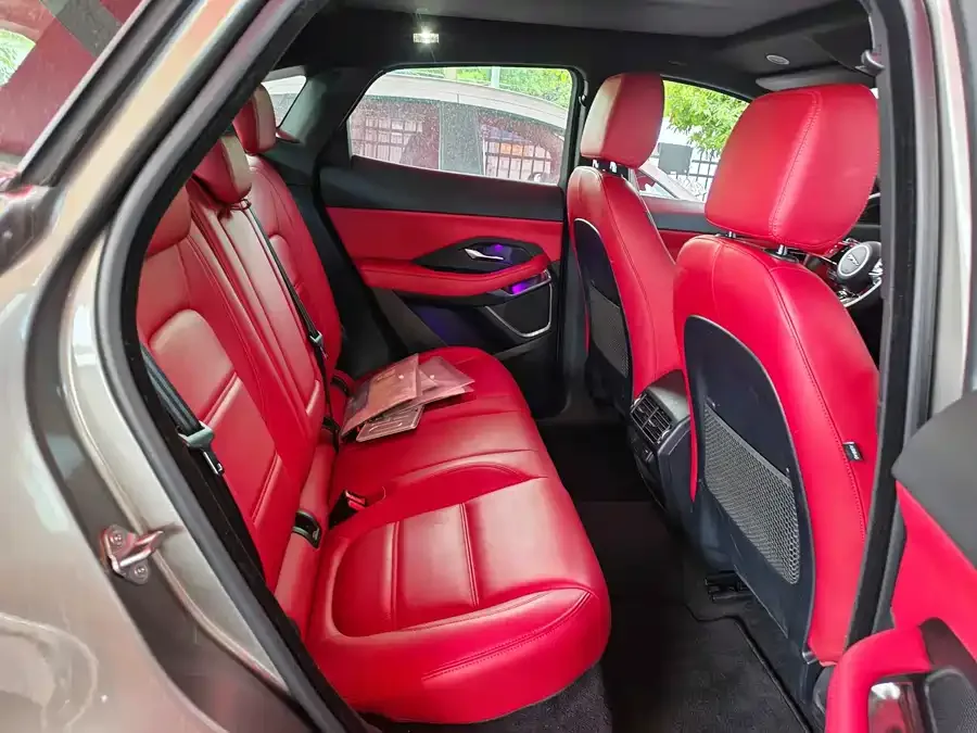 Jaguar E-Pace 2024 aggressive sports version R-DYNAMIC S 2023 — миниатюра 4