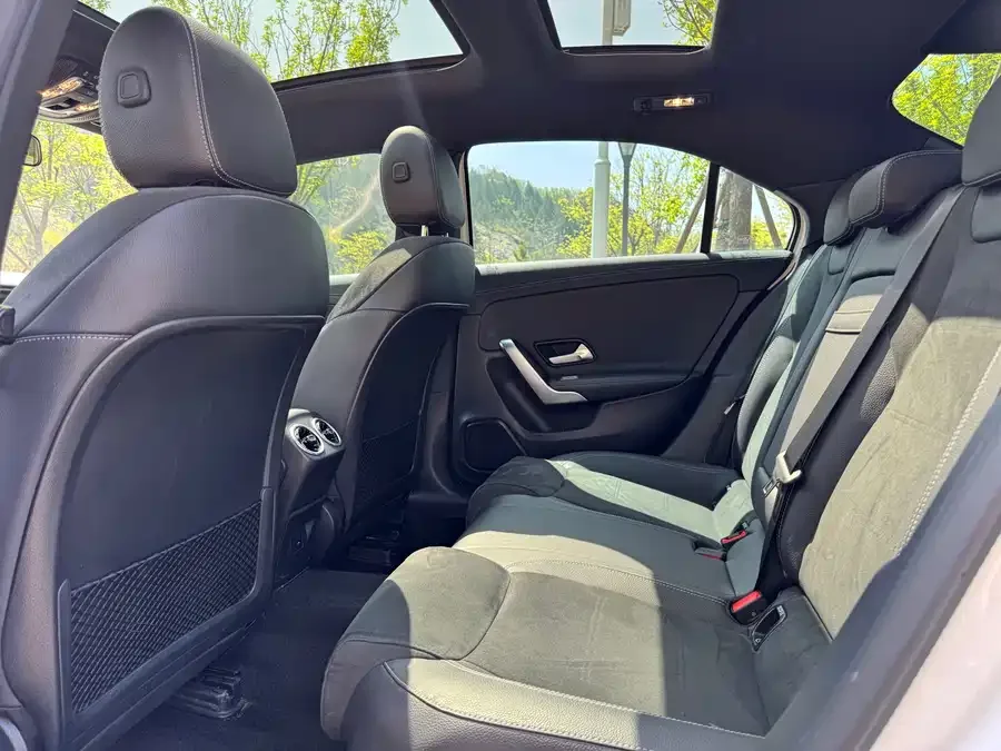 Mercedes-Benz Class A Mercedes-Benz A-Class 2022 Model Three A 200 L Sports Sedan Fashion Model 2023 — миниатюра 2