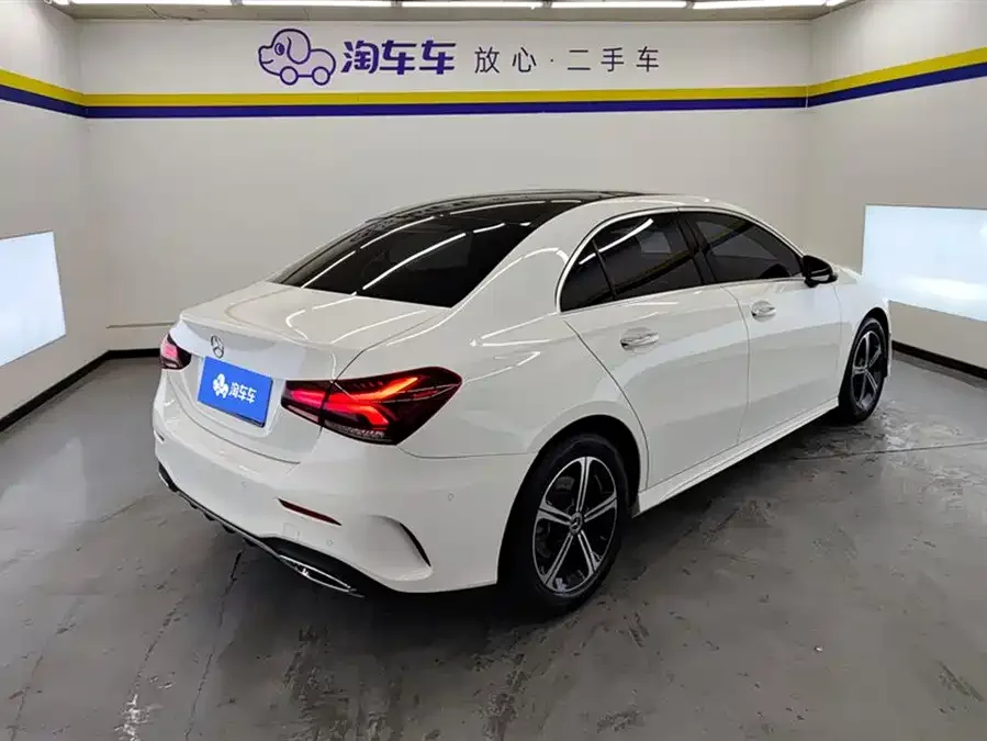 Mercedes-Benz Class A Mercedes-Benz A-Class 2022 Model Three A 200 L Sports Sedan Fashion Model 2023 — миниатюра 3