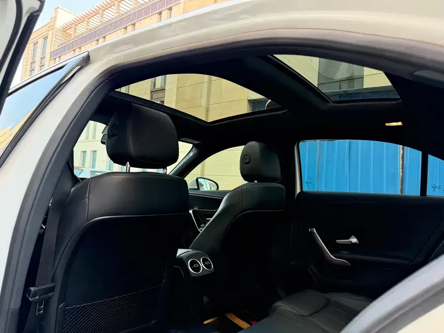 Mercedes-Benz Class A Mercedes-Benz A-Class 2022 A 200 L Sports Sedan Dynamic Edition 2022 — миниатюра 5