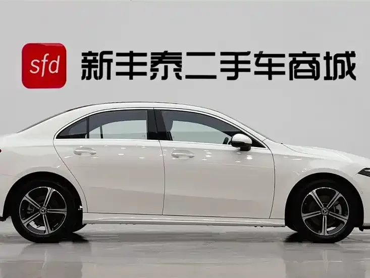 Mercedes-Benz Class A Mercedes-Benz A-Class 2023 A 200 L Fashion Edition 2024 — миниатюра 3