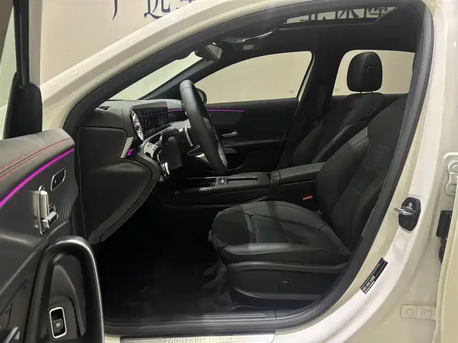 Mercedes-Benz Class A Mercedes-Benz A-Class 2025 A 200 L Fashion Edition 2025 — миниатюра 2