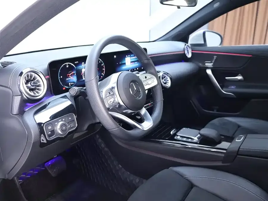 Mercedes-Benz Class A Mercedes-Benz A-Class 2022 Model Three A 200 L Sports Sedan Fashion Model 2023 — миниатюра 5