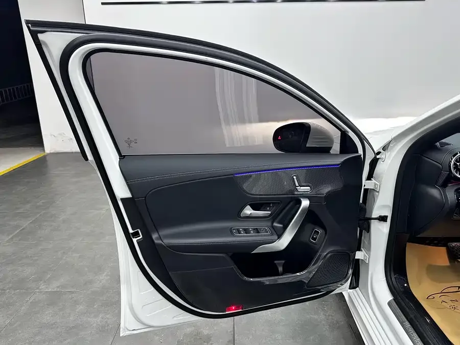 Mercedes-Benz Class A Mercedes-Benz A-Class 2022 Model Three A 200 L Sports Sedan Fashion Model 2023 — миниатюра 4