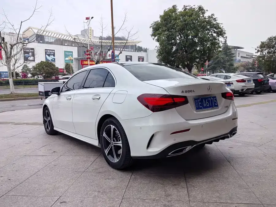 Mercedes-Benz Class A Mercedes-Benz A-Class 2024 A 200 L Fashion Edition 2024 — миниатюра 2