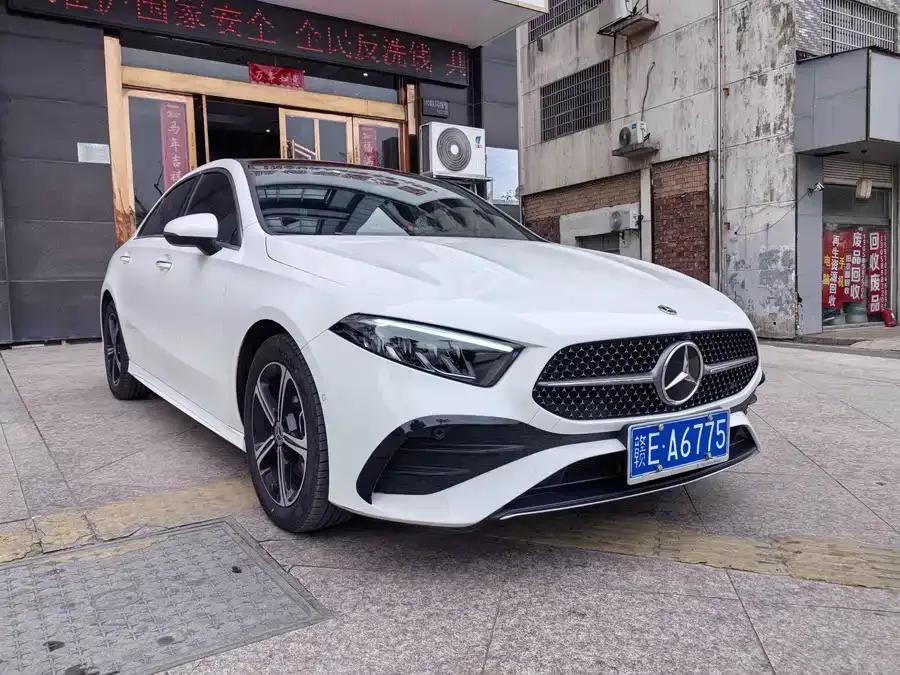 Mercedes-Benz Class A Mercedes-Benz A-Class 2024 A 200 L Fashion Edition 2024 — миниатюра 3
