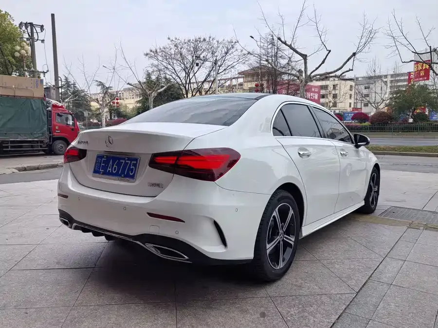 Mercedes-Benz Class A Mercedes-Benz A-Class 2024 A 200 L Fashion Edition 2024 — миниатюра 4