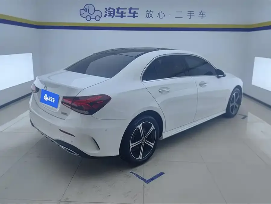 Mercedes-Benz Class A Mercedes-Benz A-Class 2022 A 200 L Sports Sedan Fashion Edition 2023 — миниатюра 3