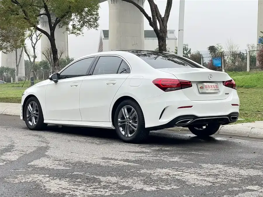 Mercedes-Benz Class A Mercedes-Benz A-Class 2022 A 180 L Sports Sedan 2023 — миниатюра 2