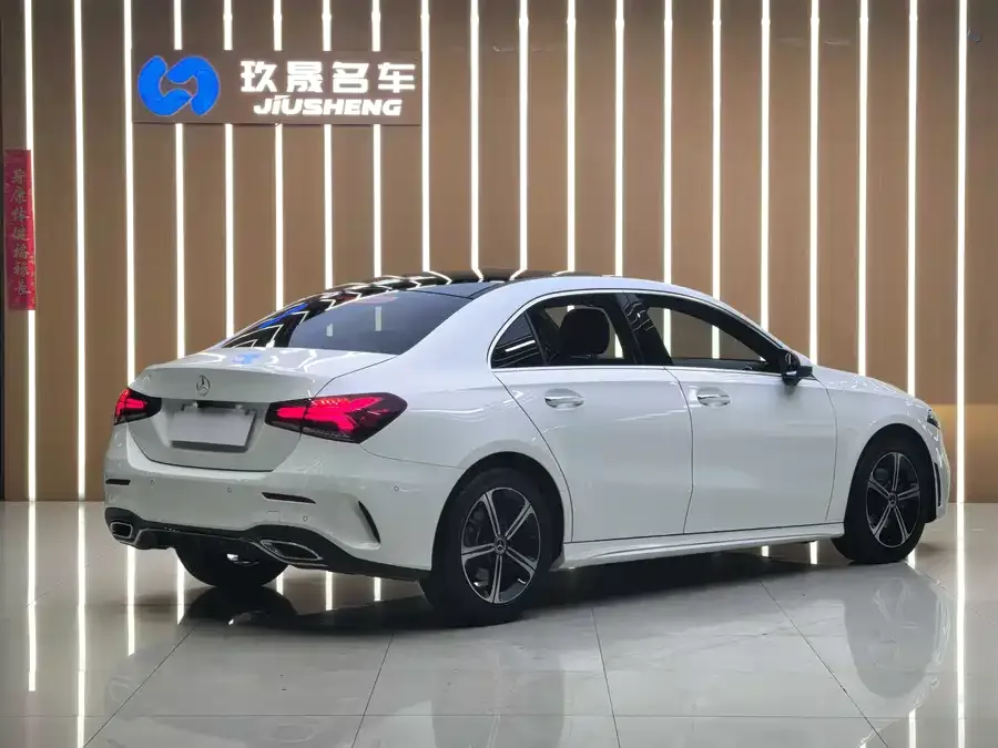 Mercedes-Benz Class A Mercedes-Benz A-Class 2023 A 200 L Fashion Edition 2023 — миниатюра 2