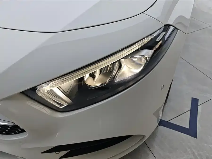 Mercedes-Benz Class A Mercedes-Benz A-Class 2022 A 200 L Sports Sedan Fashion Edition 2023 — миниатюра 2