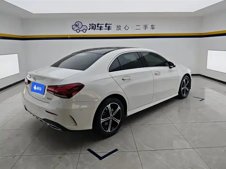 Mercedes-Benz Class A Mercedes-Benz A-Class 2022 A 200 L Sports Sedan Fashion Edition 2023 — миниатюра 3