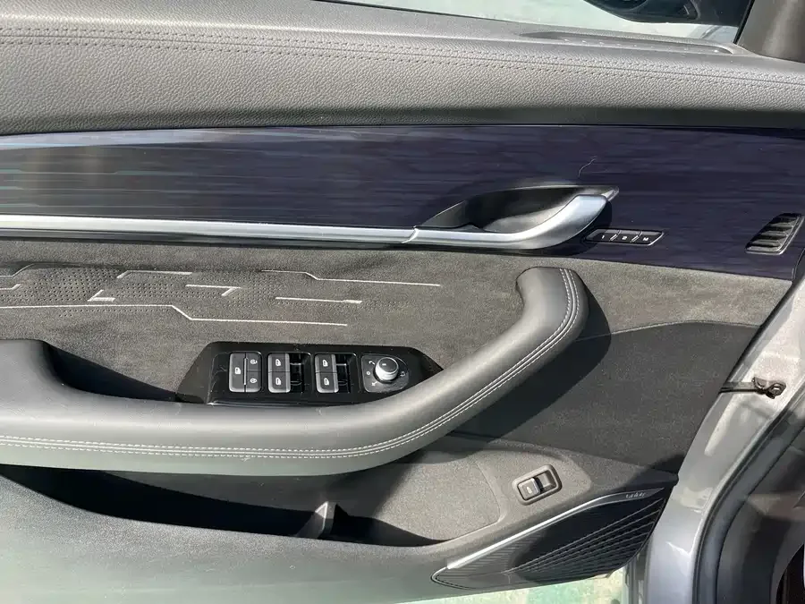 Geely Monjaro Xingyue L 2024 2.0TD High Power Automatic 2WD Skyline Edition 2024 — миниатюра 4