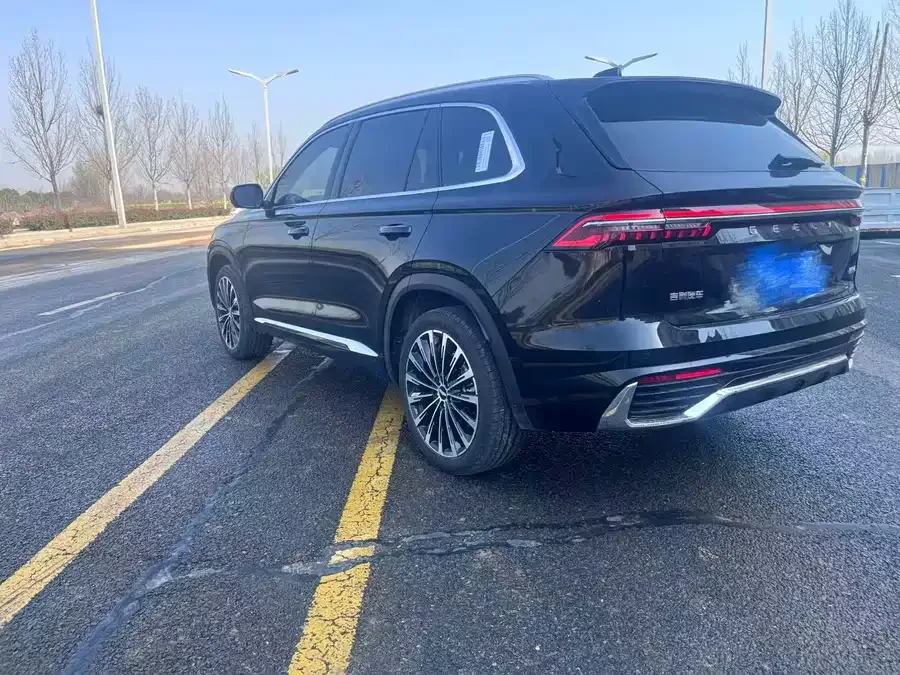 Geely Monjaro Xingyue L 2025 Dongfangyao 2.0TD Automatic Star-gazing Edition 2025 — миниатюра 4