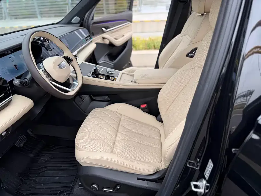 Geely Monjaro Xingyue L 2025 Dongfangyao 2.0TD Automatic Star-gazing Edition 2025 — миниатюра 2