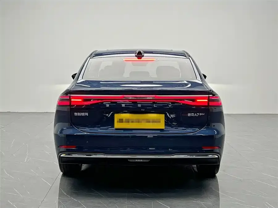 Geely Galaxy A7 Galaxy A7 2025 EM-i 150km Starship Edition 2025 — миниатюра 2