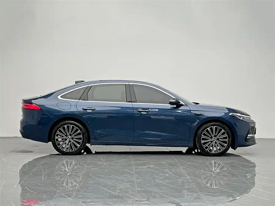 Geely Galaxy A7 Galaxy A7 2025 EM-i 150km Starship Edition 2025 — миниатюра 4