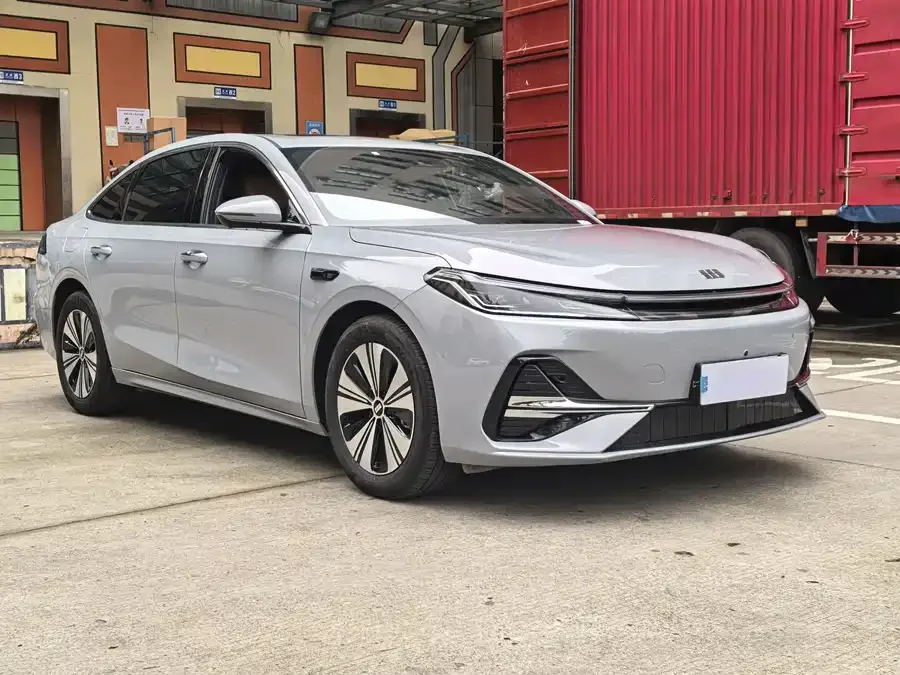 Geely Galaxy A7 Galaxy A7 2025 EM-i 150km Explorer+ Edition 2025 — миниатюра 3