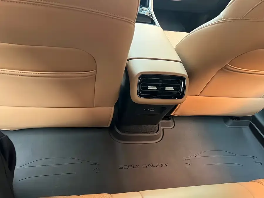 Geely Galaxy A7 Galaxy A7 2025 EM-i 150km Starship Edition 2025 — миниатюра 5