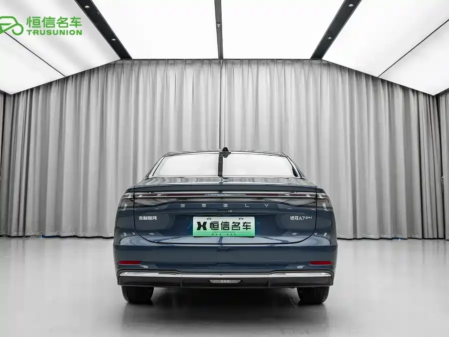 Geely Galaxy A7 Galaxy A7 2025 EM-i 150km Starship Edition 2025 — миниатюра 2